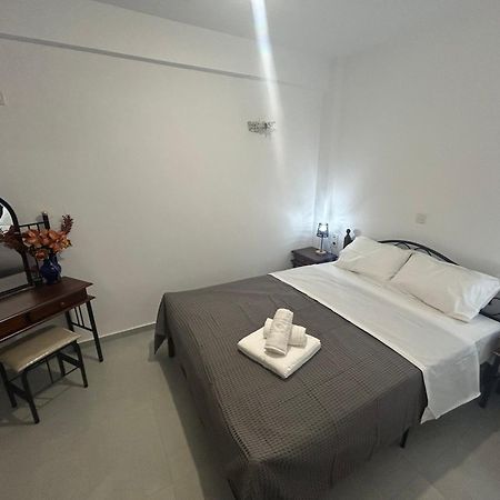 Kalofas Apartments Amaryllis Офринион Екстериор снимка