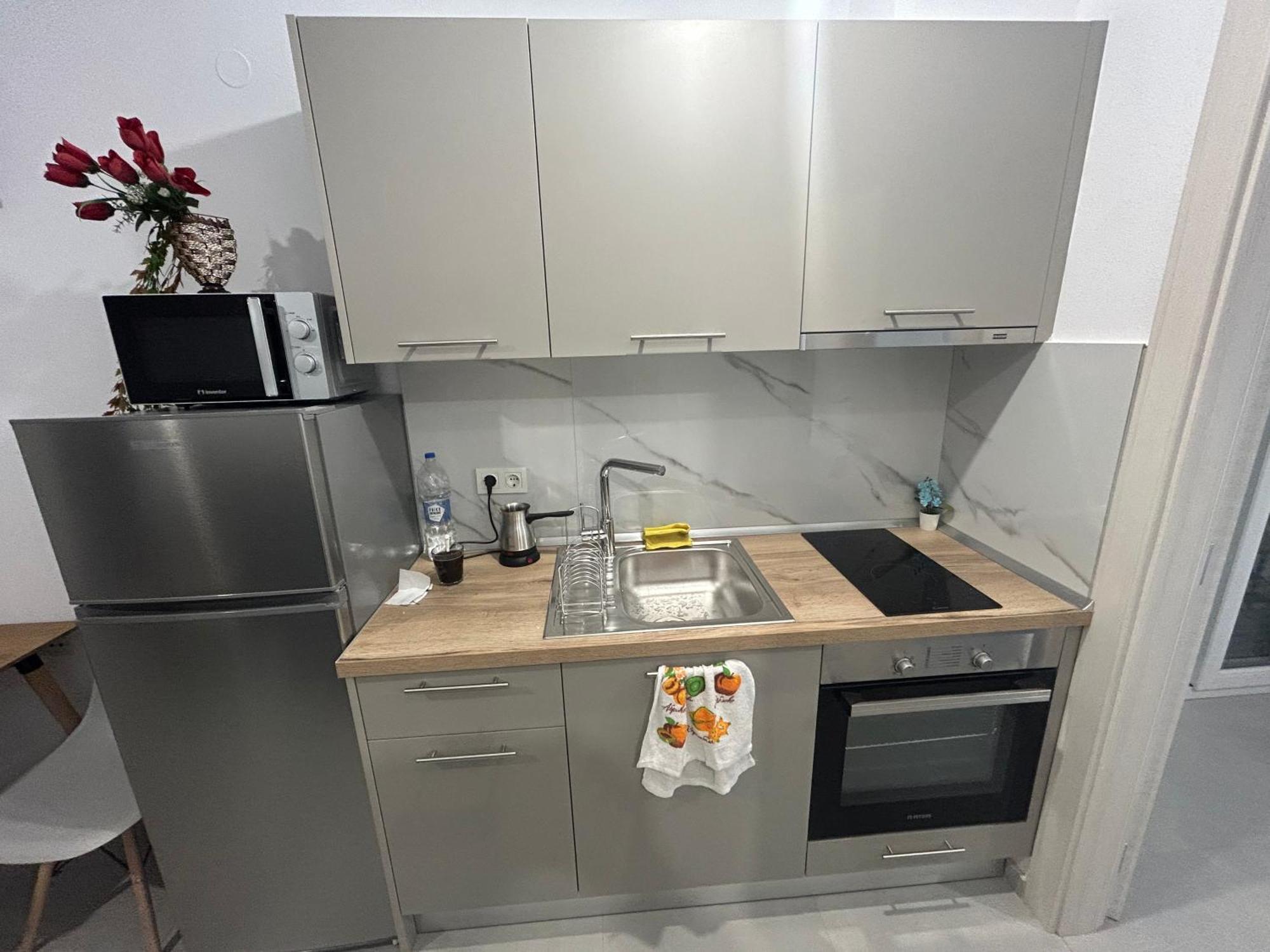 Kalofas Apartments Amaryllis Офринион Екстериор снимка