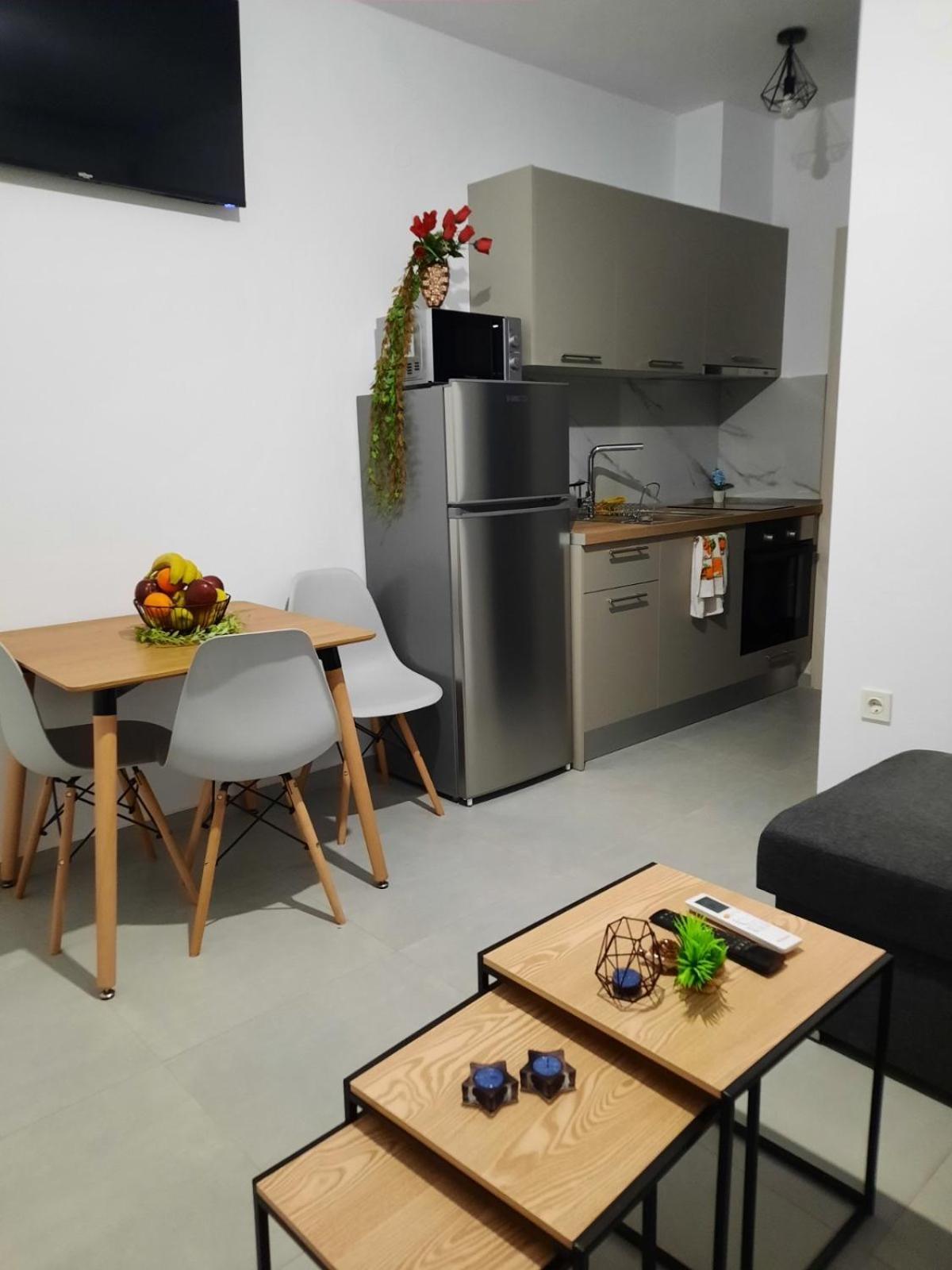 Kalofas Apartments Amaryllis Офринион Екстериор снимка